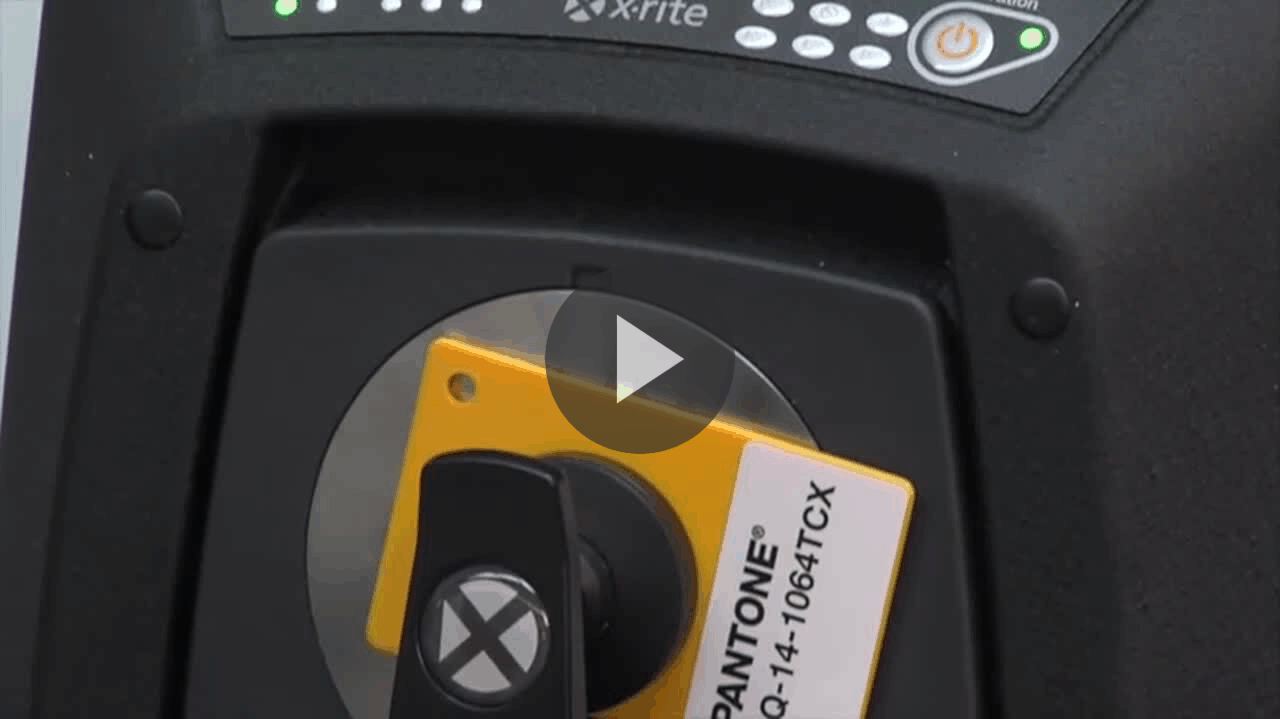 Spektrofotometry stacjonarne Ci7600 i Ci7800 firmy X-Rite zapewniają większą niezawodność pomiarów